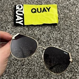 Quay Main Character Sunglasses - ✨NEW✨ with case and cloth
